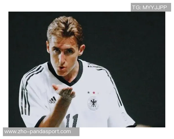 3号足球明星的传奇之路与辉煌成就探秘